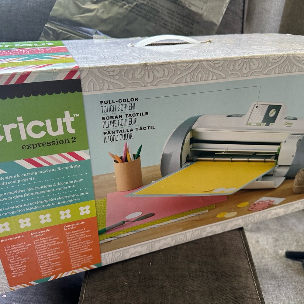Cricut Expression 2 Electronic Cutting Machine - White